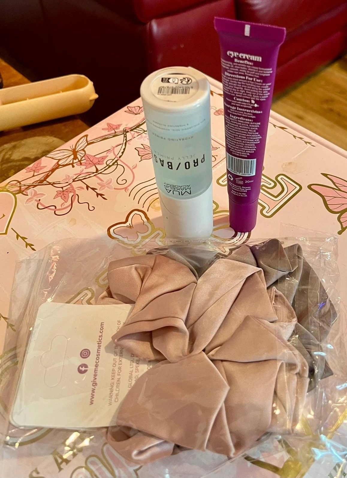 Give Me Cosmetics & MUA Bundle Jelly Primer Eye Cream Scrunchies - New