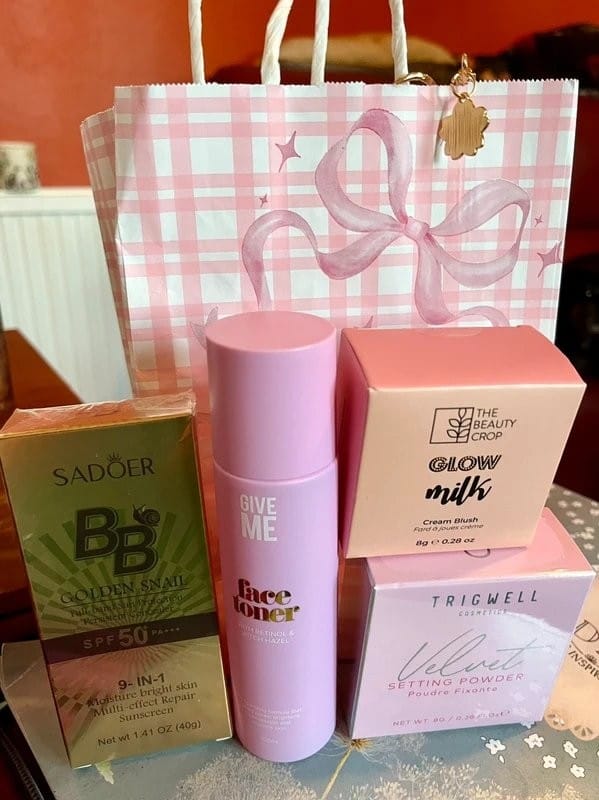 Makeup Gift Set Bundle Concealer Toner Blush Setting Powder Free Bag & Keyring