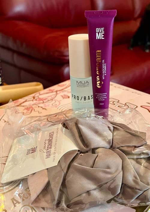Give Me Cosmetics & MUA Bundle Jelly Primer Eye Cream Scrunchies - New