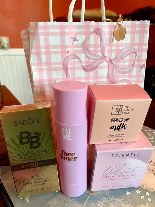 Makeup Gift Set Bundle Concealer Toner Blush Setting Powder Free Bag & Keyring